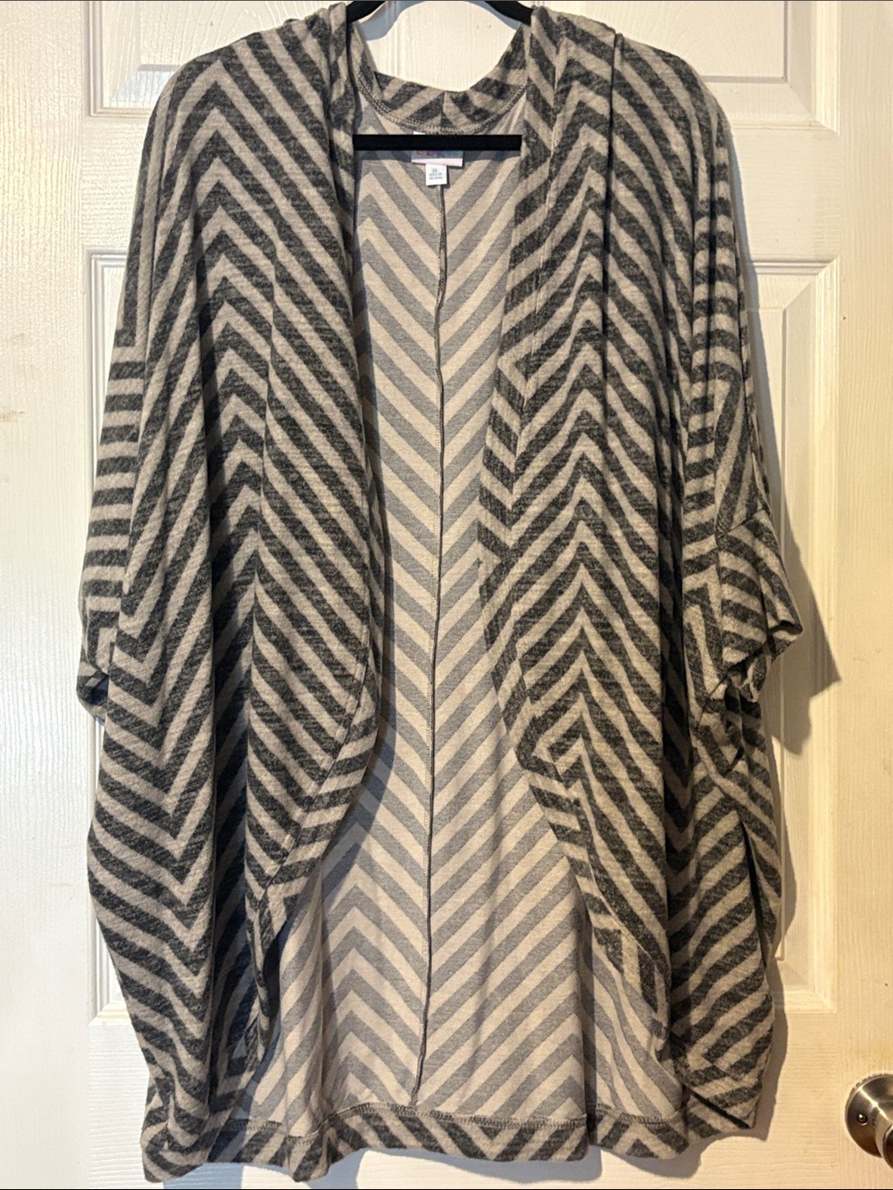 LuLaRoe Gray and Black Chevron Open Cardigan
